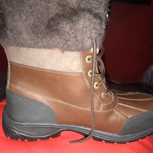 Men UGG - Picture 2 of 3